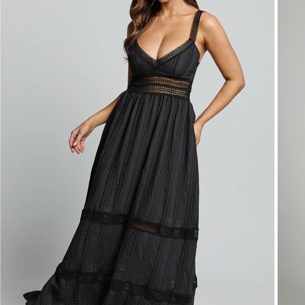 ANGELIQUE MAXI DRESS - LACE TRIM DRESS IN BLACK

Showpo
